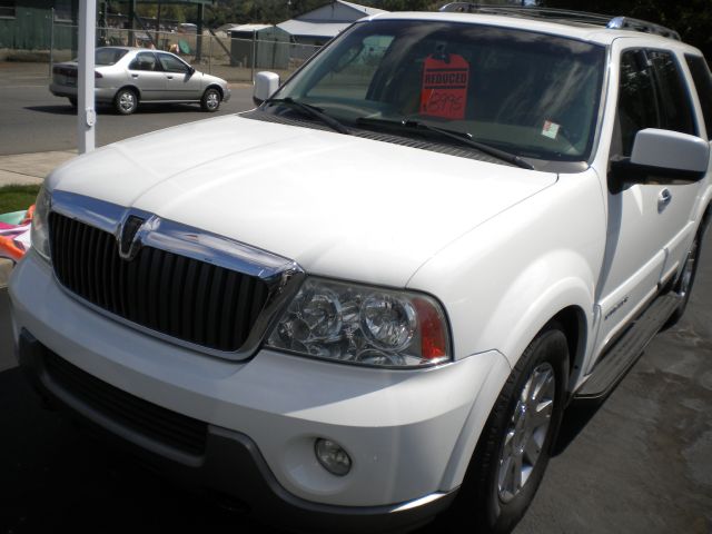 Lincoln Navigator 2004 photo 2