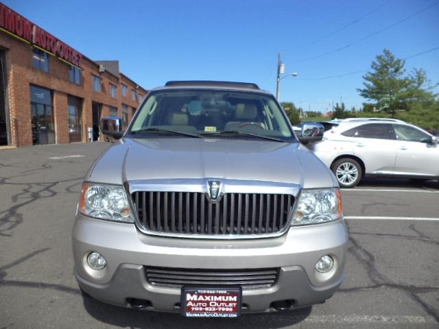 Lincoln Navigator 2004 photo 2