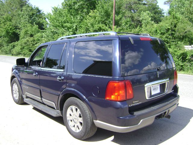 Lincoln Navigator 2004 photo 10