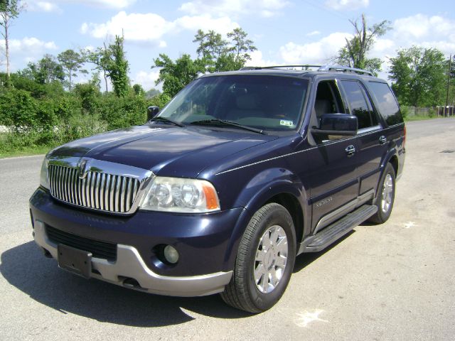 Lincoln Navigator 2004 photo 11