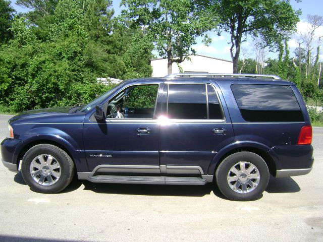 Lincoln Navigator 2004 photo 12