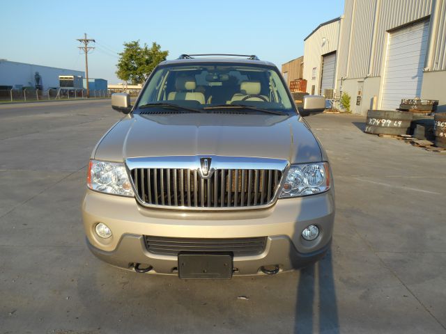 Lincoln Navigator 2004 photo 3