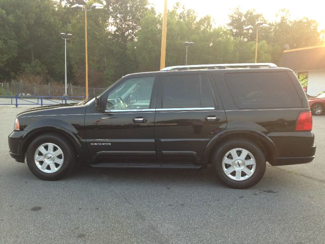 Lincoln Navigator 2004 photo 4