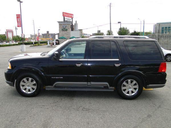 Lincoln Navigator 2004 photo 1