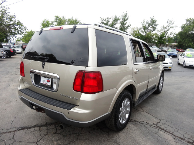 Lincoln Navigator 2004 photo 1