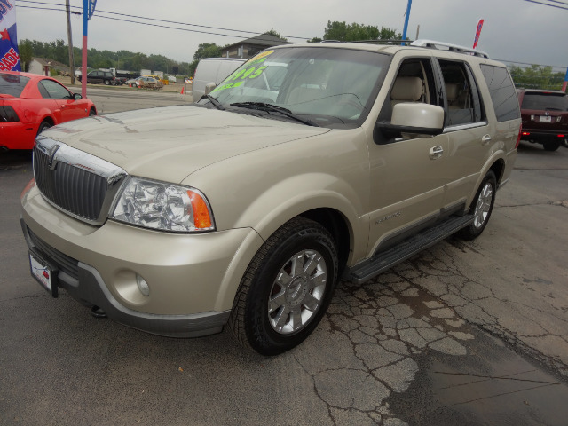 Lincoln Navigator 2004 photo 3