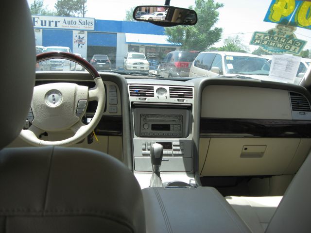 Lincoln Navigator 2004 photo 4