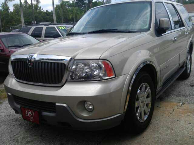 Lincoln Navigator 2004 photo 1