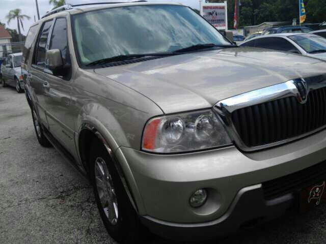 Lincoln Navigator 2004 photo 4