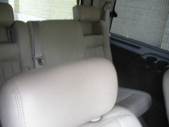 Lincoln Navigator 2004 photo 14