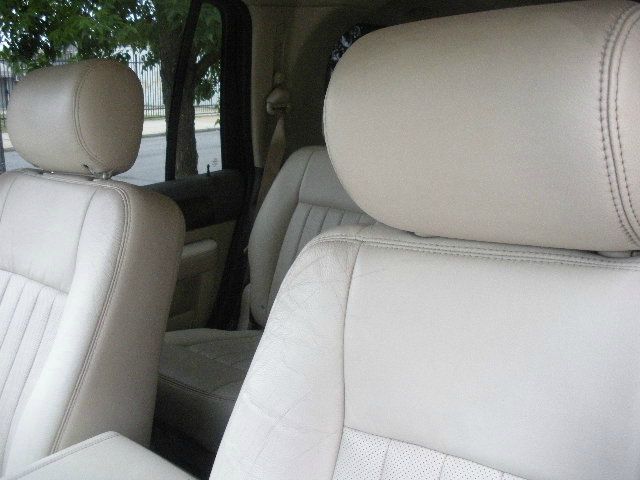 Lincoln Navigator 2004 photo 17