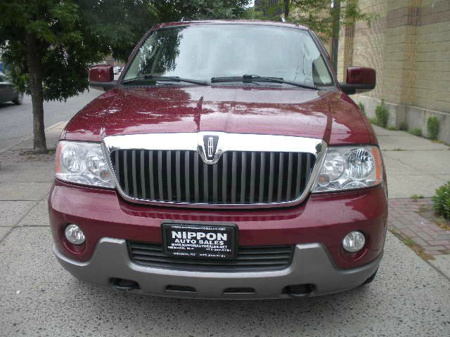 Lincoln Navigator 2004 photo 2