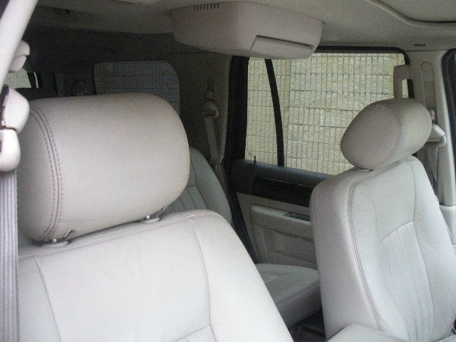 Lincoln Navigator 2004 photo 22