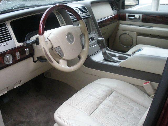 Lincoln Navigator 2004 photo 26