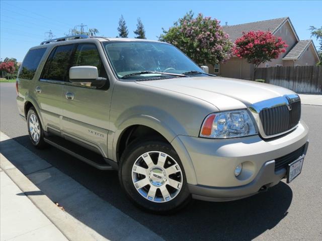 Lincoln Navigator 2004 photo 4