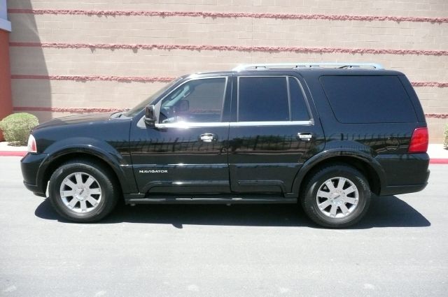 Lincoln Navigator 2004 photo 3