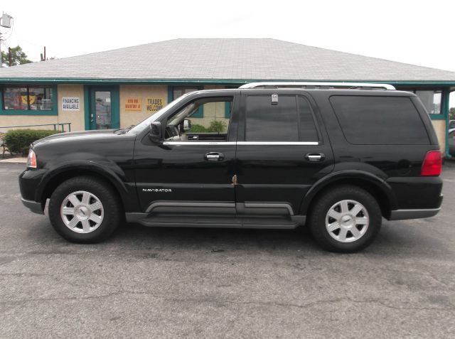 Lincoln Navigator 2004 photo 1