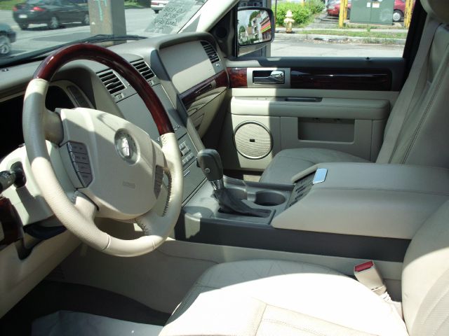 Lincoln Navigator 2004 photo 7