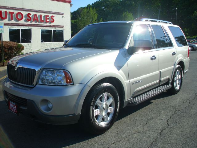 Lincoln Navigator 2004 photo 1