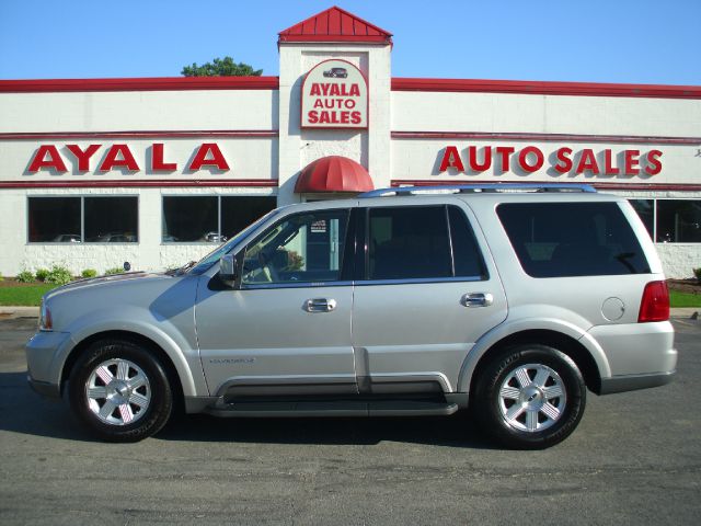 Lincoln Navigator 2004 photo 4