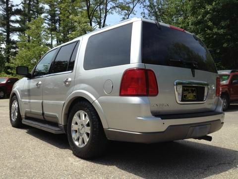 Lincoln Navigator 2004 photo 13