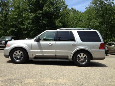 Lincoln Navigator 2004 photo 2