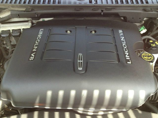 Lincoln Navigator 2004 photo 3