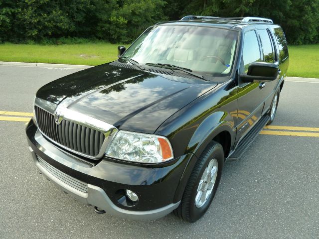 Lincoln Navigator 2004 photo 1