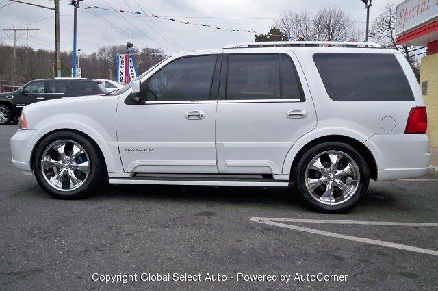 Lincoln Navigator 2004 photo 4