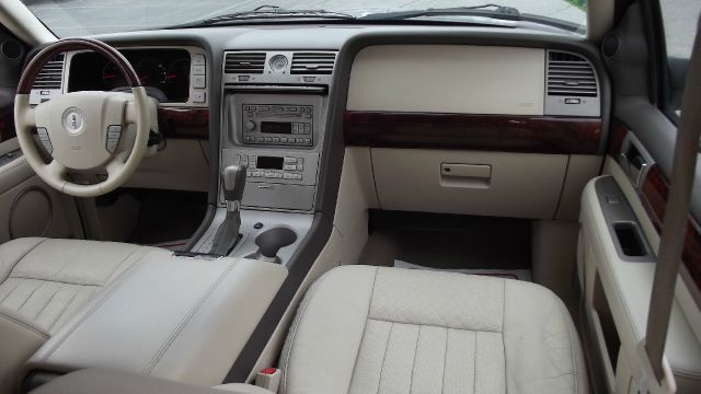 Lincoln Navigator 2004 photo 19