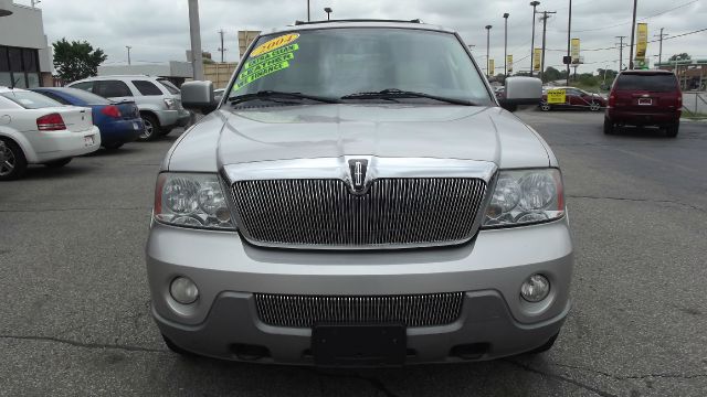 Lincoln Navigator 2004 photo 3