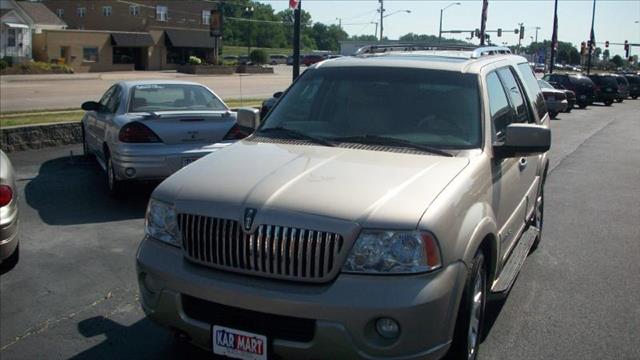 Lincoln Navigator 2004 photo 1