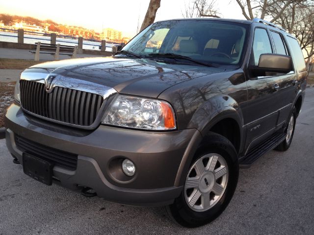 Lincoln Navigator 2004 photo 3