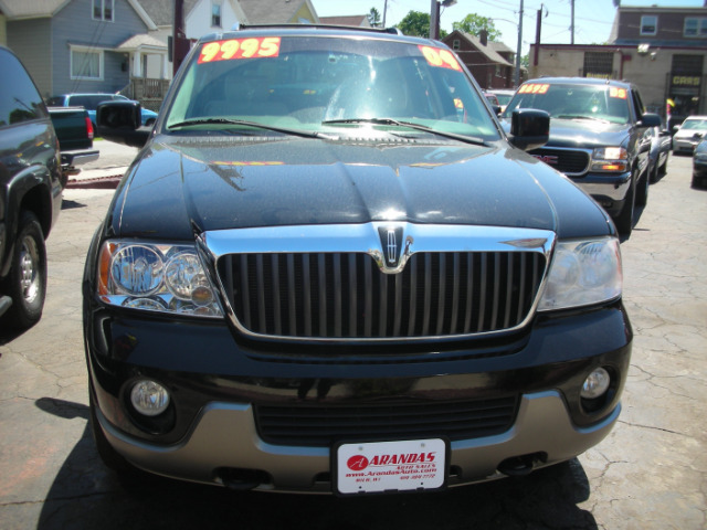 Lincoln Navigator 2004 photo 1