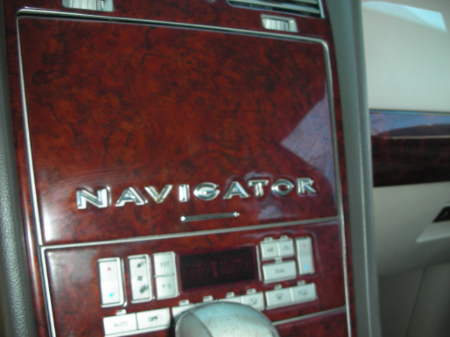 Lincoln Navigator 2004 photo 3