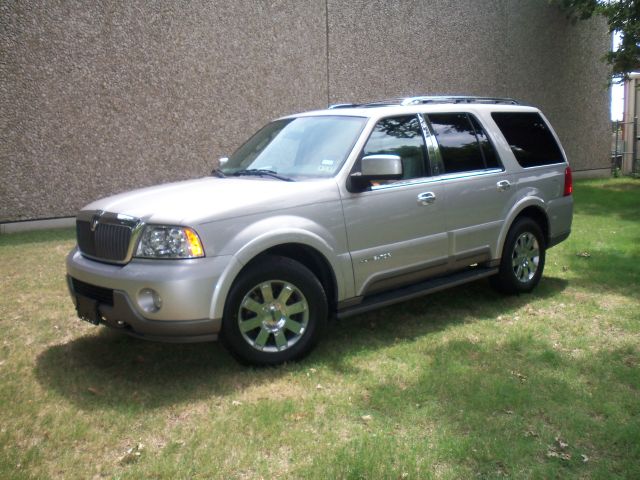 Lincoln Navigator 2004 photo 4