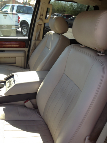 Lincoln Navigator 2004 photo 11