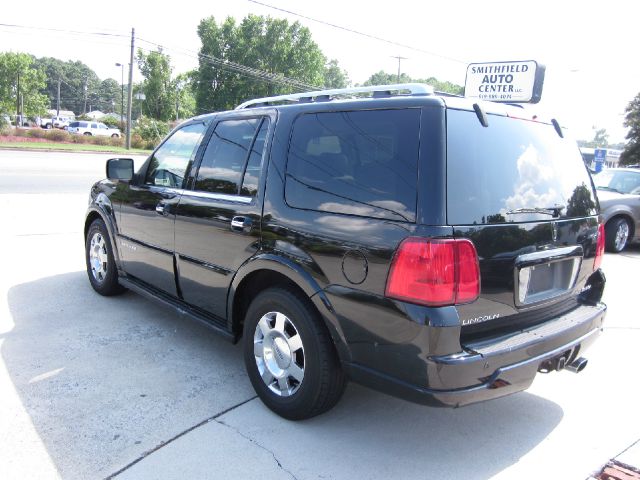 Lincoln Navigator 2005 photo 2