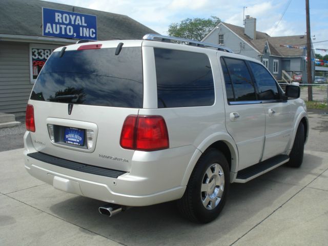 Lincoln Navigator 2005 photo 3