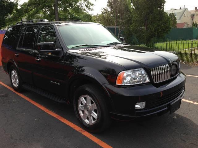 Lincoln Navigator 2005 photo 1