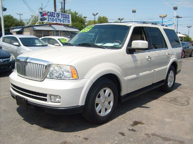 Lincoln Navigator 2005 photo 3