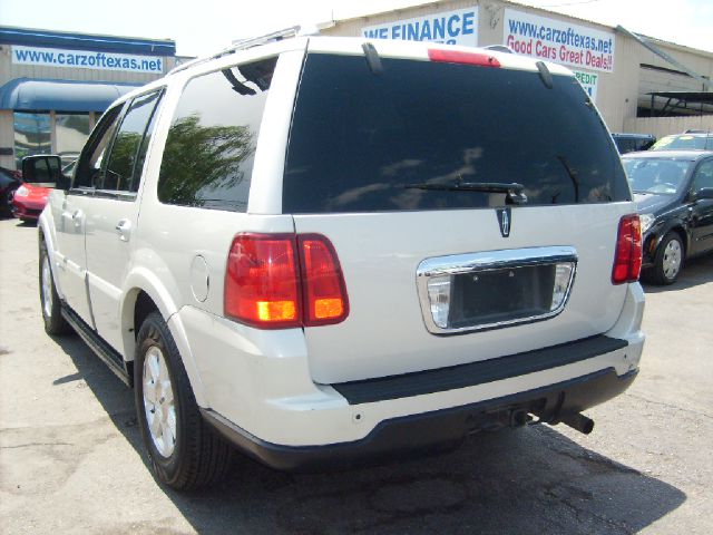 Lincoln Navigator 2005 photo 4