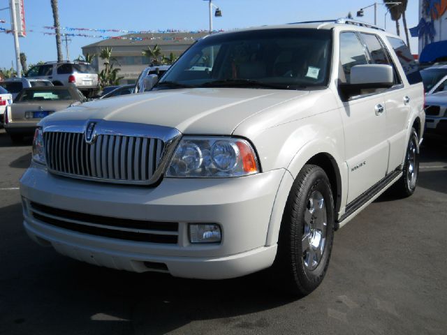 Lincoln Navigator 2005 photo 3