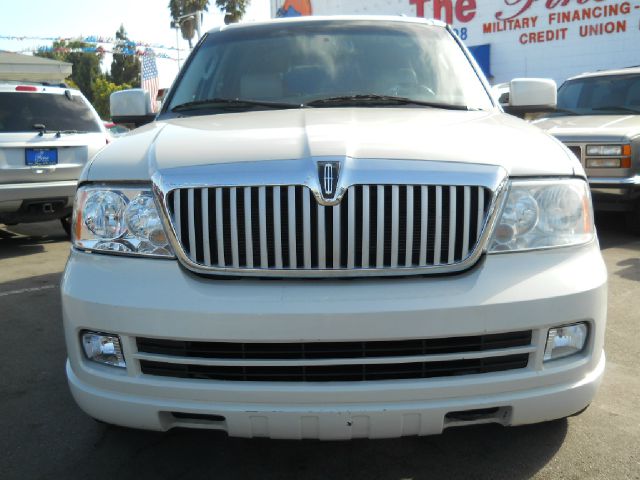 Lincoln Navigator 2005 photo 4