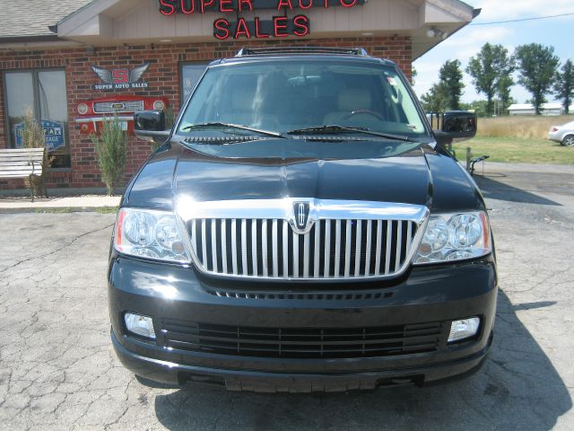 Lincoln Navigator 2005 photo 2