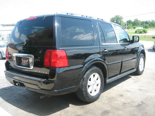 Lincoln Navigator 2005 photo 3