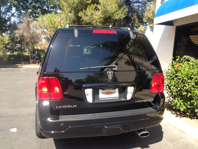 Lincoln Navigator 2005 photo 1