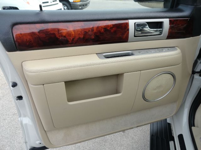 Lincoln Navigator 2005 photo 10