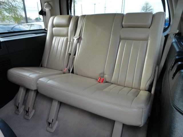 Lincoln Navigator 2005 photo 11