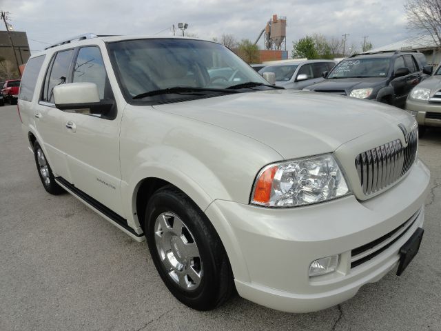 Lincoln Navigator 2005 photo 12